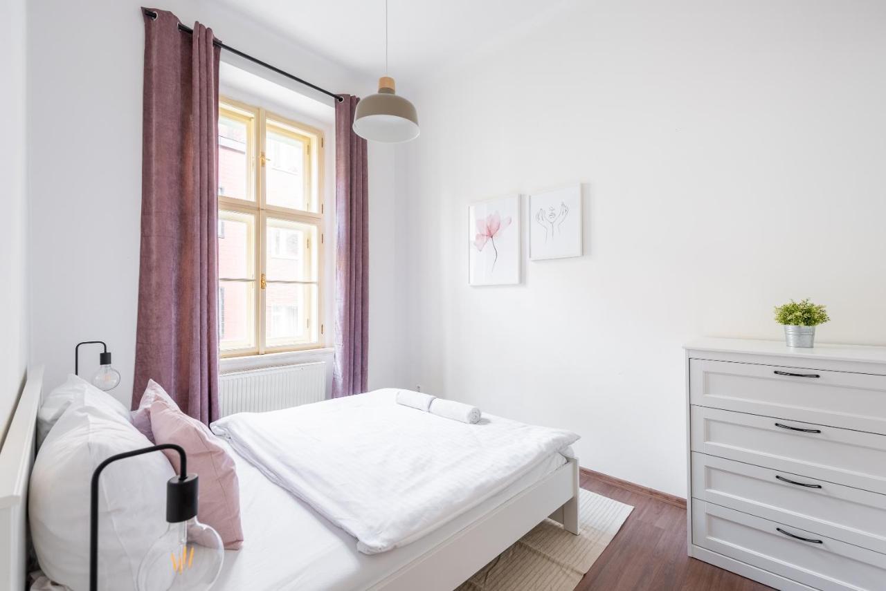 Budget Reznicka Apartment Prague Exterior photo