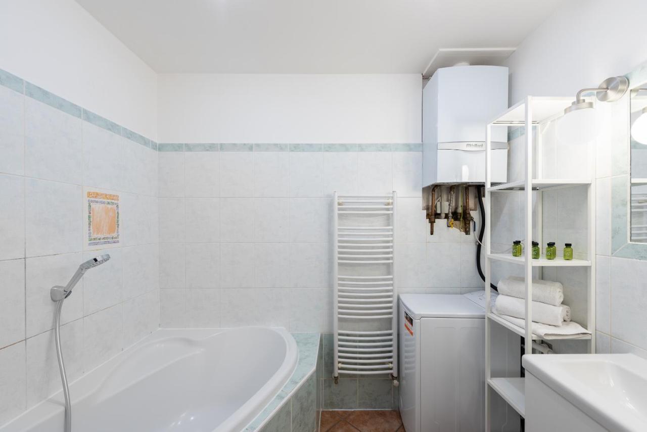 Budget Reznicka Apartment Prague Exterior photo