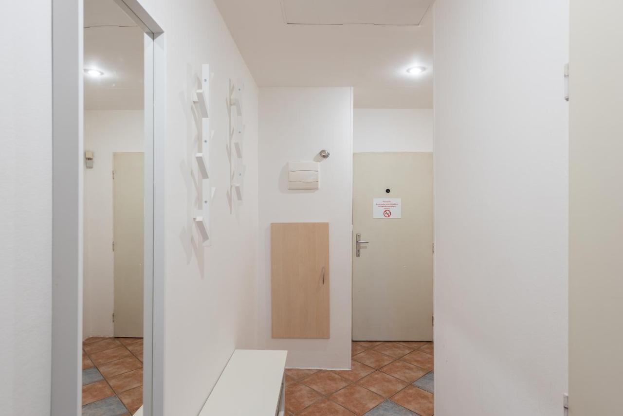 Budget Reznicka Apartment Prague Exterior photo