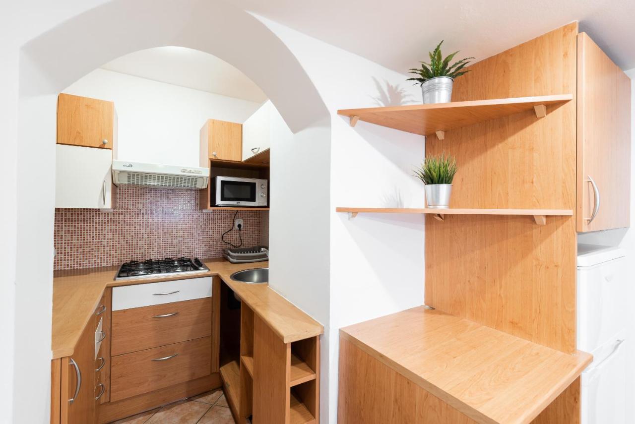 Budget Reznicka Apartment Prague Exterior photo