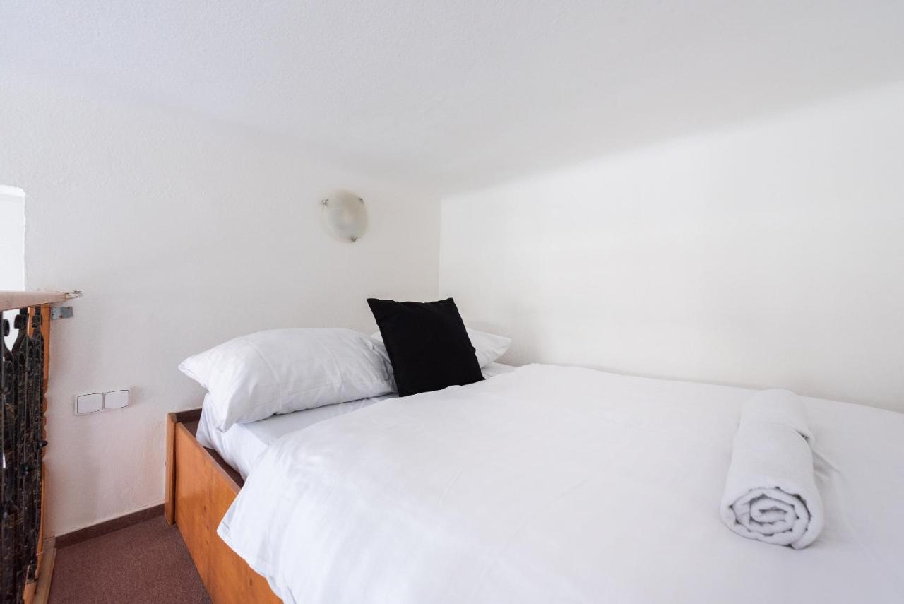 Budget Reznicka Apartment Prague Exterior photo